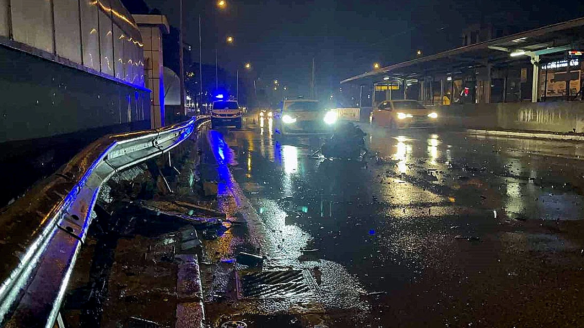 Bursa'da Trafik Kazası: 1'i Ağır 2 Yaralı