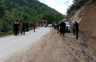 Düzce'de Kamyonet Dereye Devrildi: 1 Kişi Hayatını Kaybetti