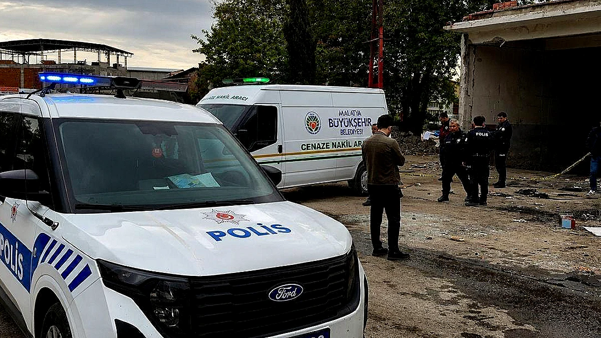 Elektrik direğinden düşen hurdacı hayatını kaybetti