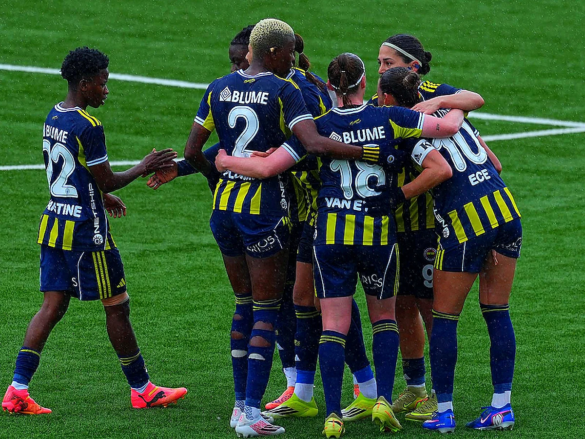 Fenerbahçe ArsaVev, Kadın Futbol Süper Ligi'nde Şampiyon Oldu