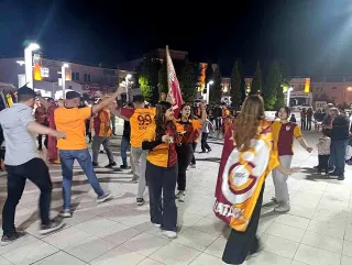 Galatasaray'ın 26. Şampiyonluğu Selendi'de Coşkuyla Kutlandı