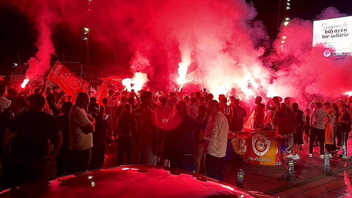 Galatasaray'ın Şampiyonluk Kutlamaları Bodrum'da Coşkuyla Sürüyor