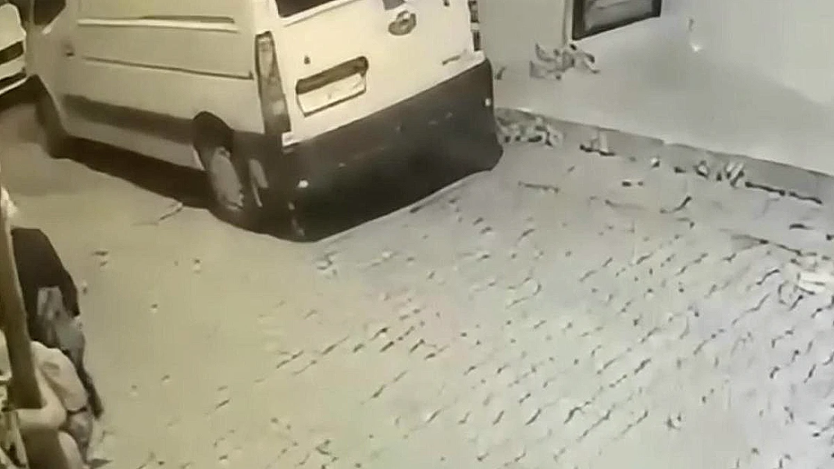 Kağıthane'de Elektrik Akımına Kapılan 8 Yaşındaki Çocuk Hastaneye Kaldırıldı
