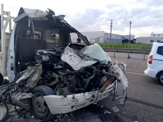Karacabey'de Kamyonet TIR'a Arkadan Çarptı: 1 Ölü, 1 Yaralı