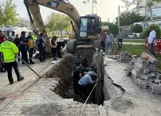 Konya'da Göçük Altında Kalan 2 İşçi Kurtarıldı
