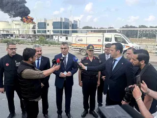 Mersin'deki Yangın: Vali Toros Önceliğin Sıçramayı Önlemek Olduğunu Belirtti