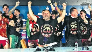 Okan Buruk, Galatasaray'ı Dördüncü Kez Şampiyon Yaparak Rekorlara İmza Attı