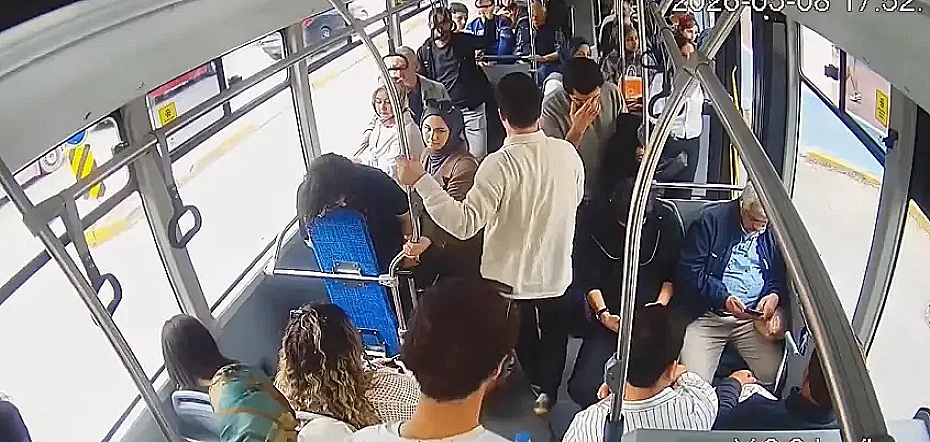 Otobüste Fenalaşan Yolcuya Şoför ve Hemşire Müdahale Etti