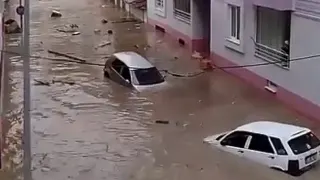 Samsun'da Sağanak Sele Dönüştü: Ev ve İş Yerleri Sular Altında Kaldı