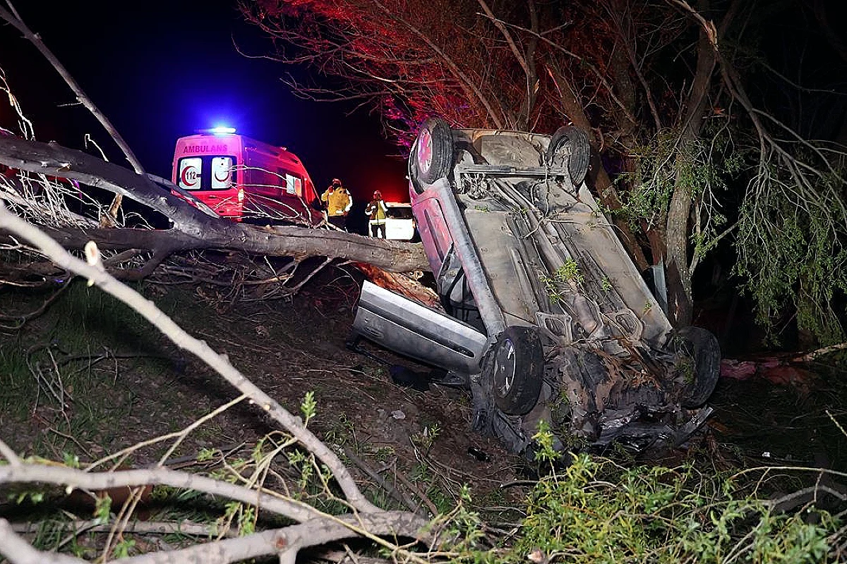 Sivas'ta Trafik Kazası: 1 Ölü, 4 Yaralı