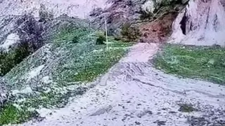 Tokat'ta Toprak Kayması Güvenlik Kamerasına Yansıdı