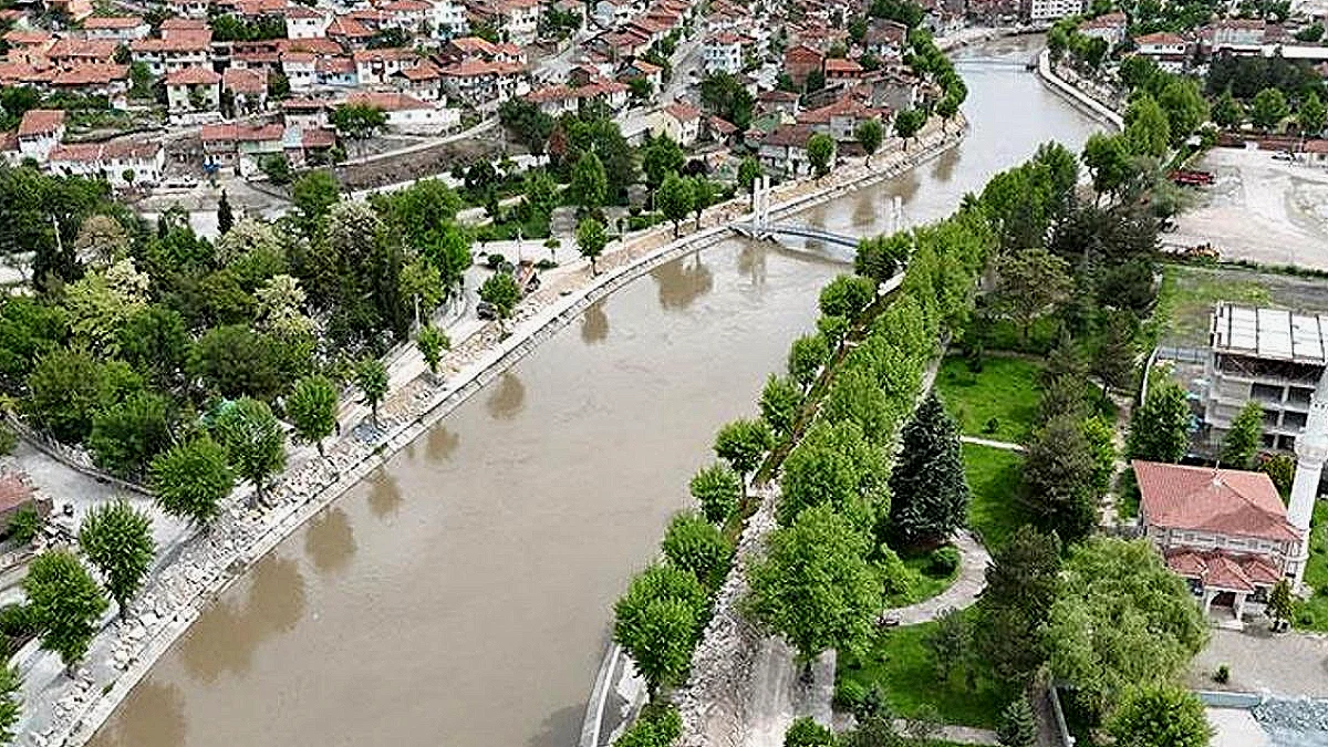 Tokat'ta Yeşilırmak Taşkınlarına Karşı 9 Kilometrelik Kaya Seti Oluşturuldu