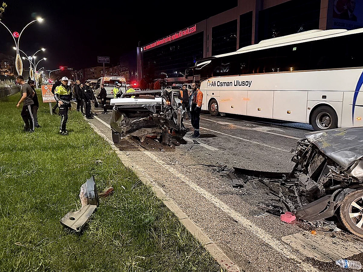 Yozgat'ta Zincirleme Kazada 7 Kişi Yaralandı